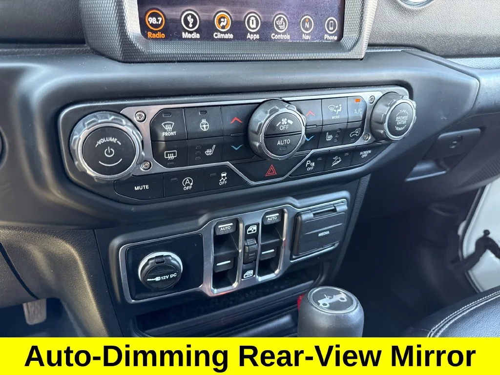 Used 2019 White Jeep Unlimited Sahara image 17