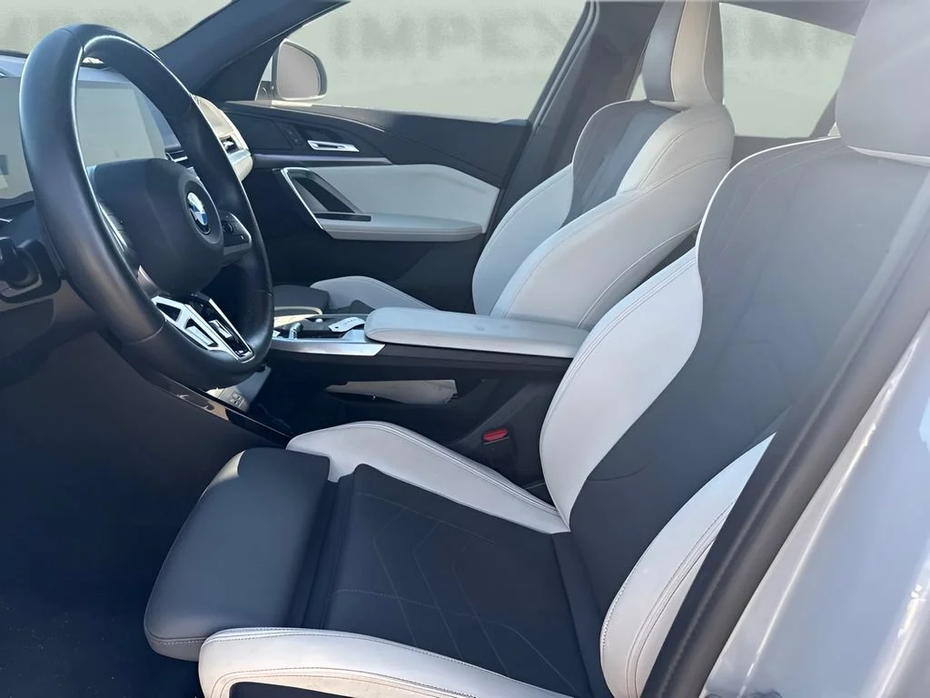 Used 2025 Brooklyn Grey Metallic BMW xDrive28i image 11