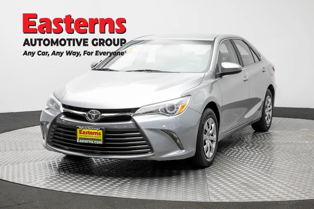 Used 2015 Silver Toyota LE image 1