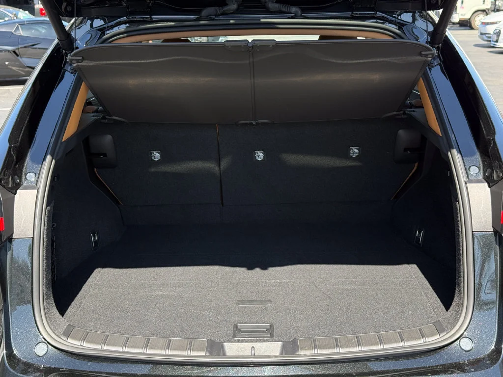 Used 2025  Lexus NX 350h Luxury image 11