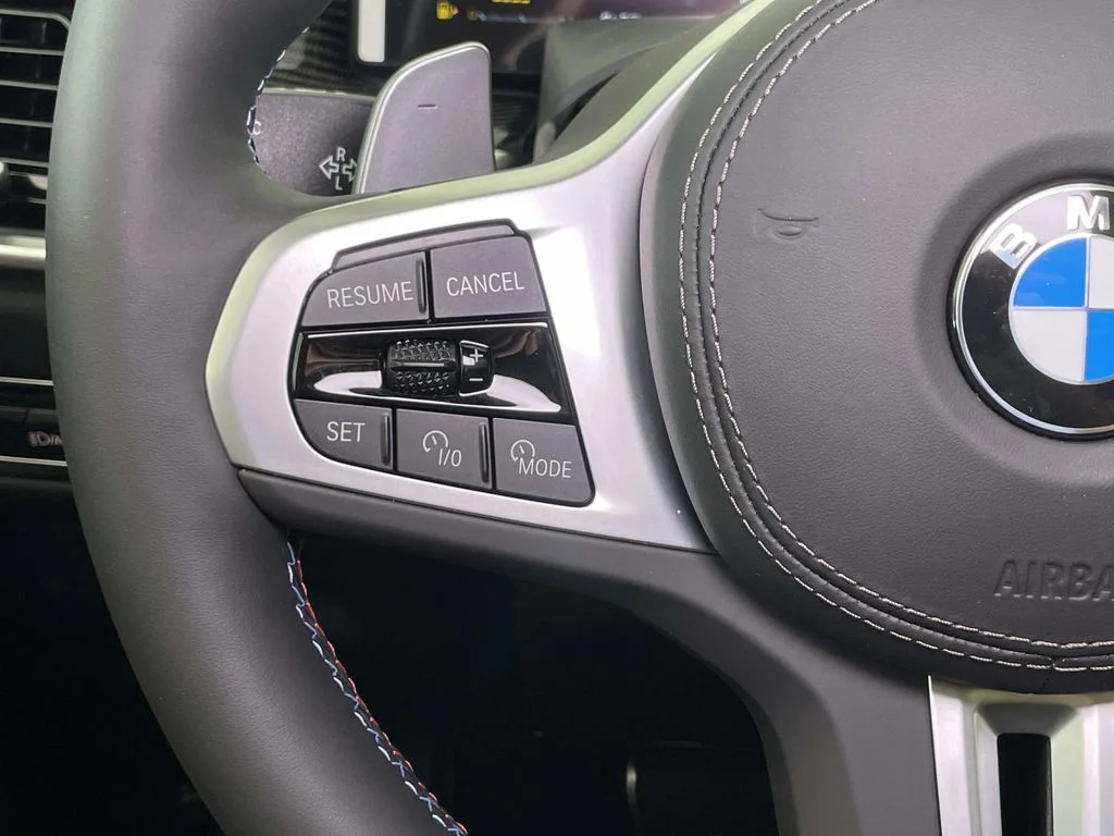New 2027 White BMW M60i image 35
