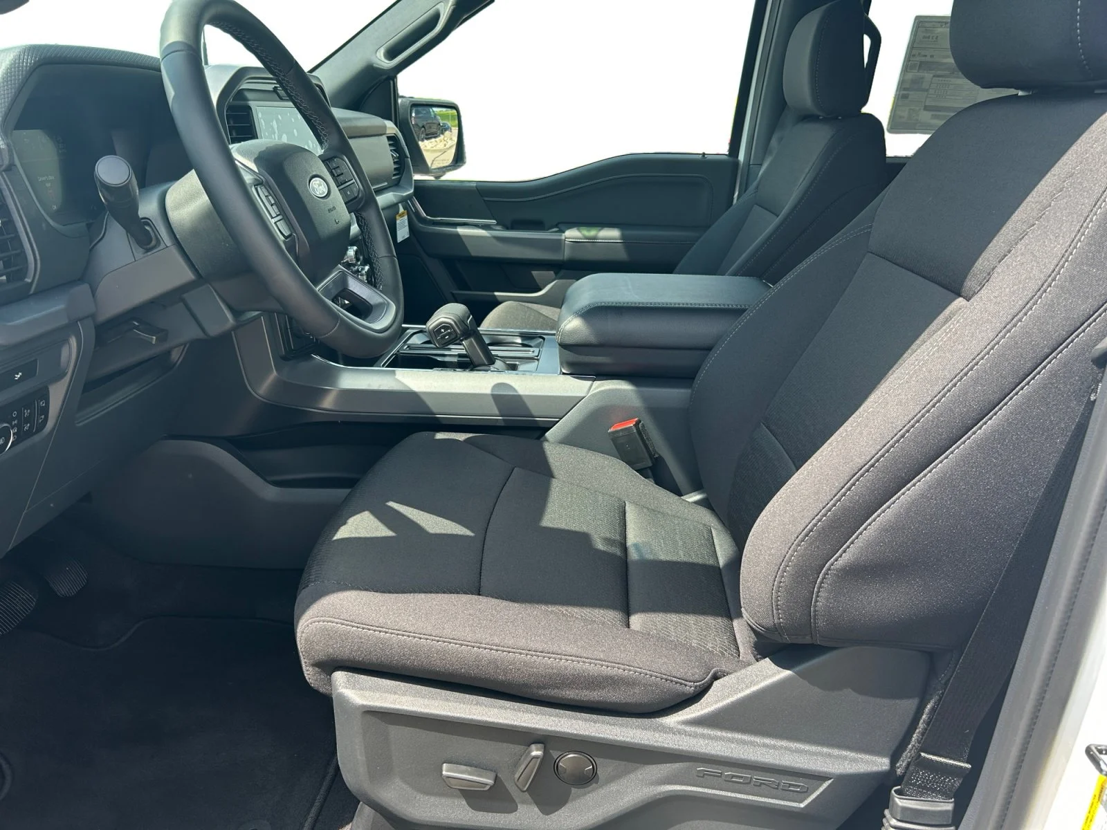 New 2026 Oxford White Ford XLT image 14