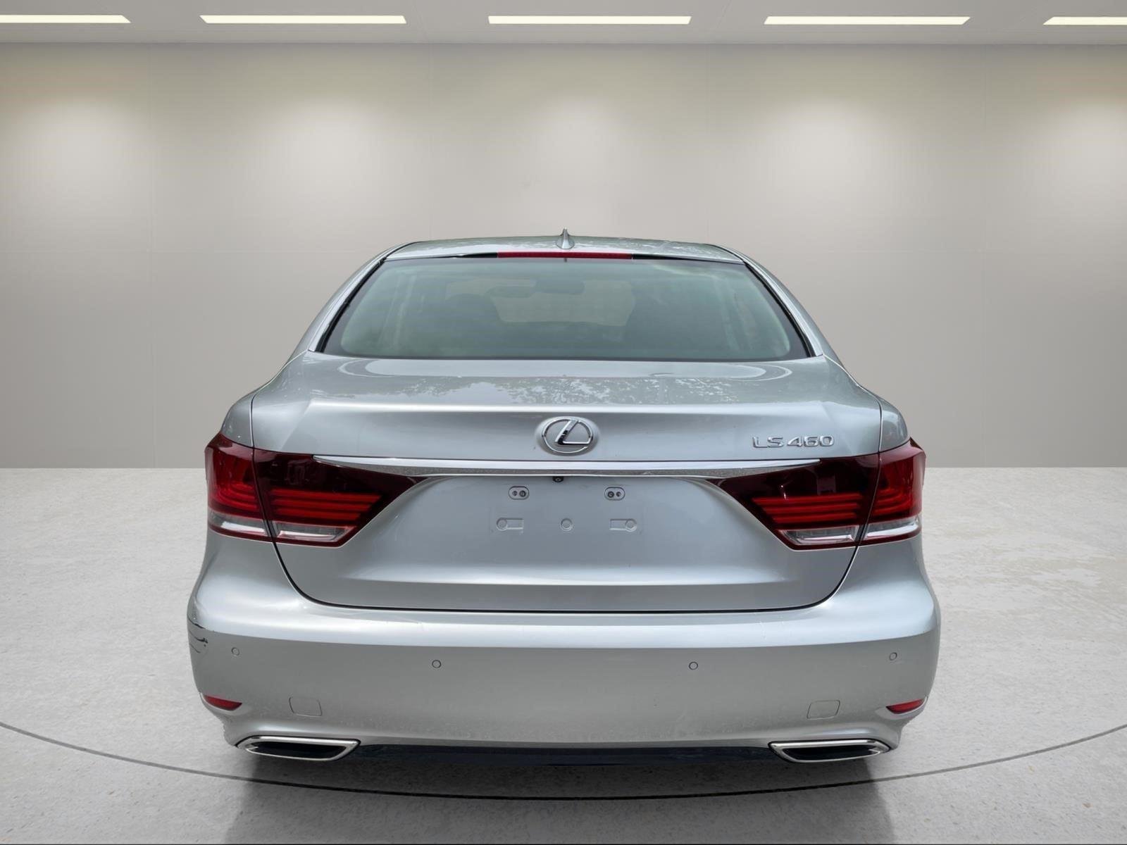 Used 2015 Liquid Platinum Lexus COMFORT image 4