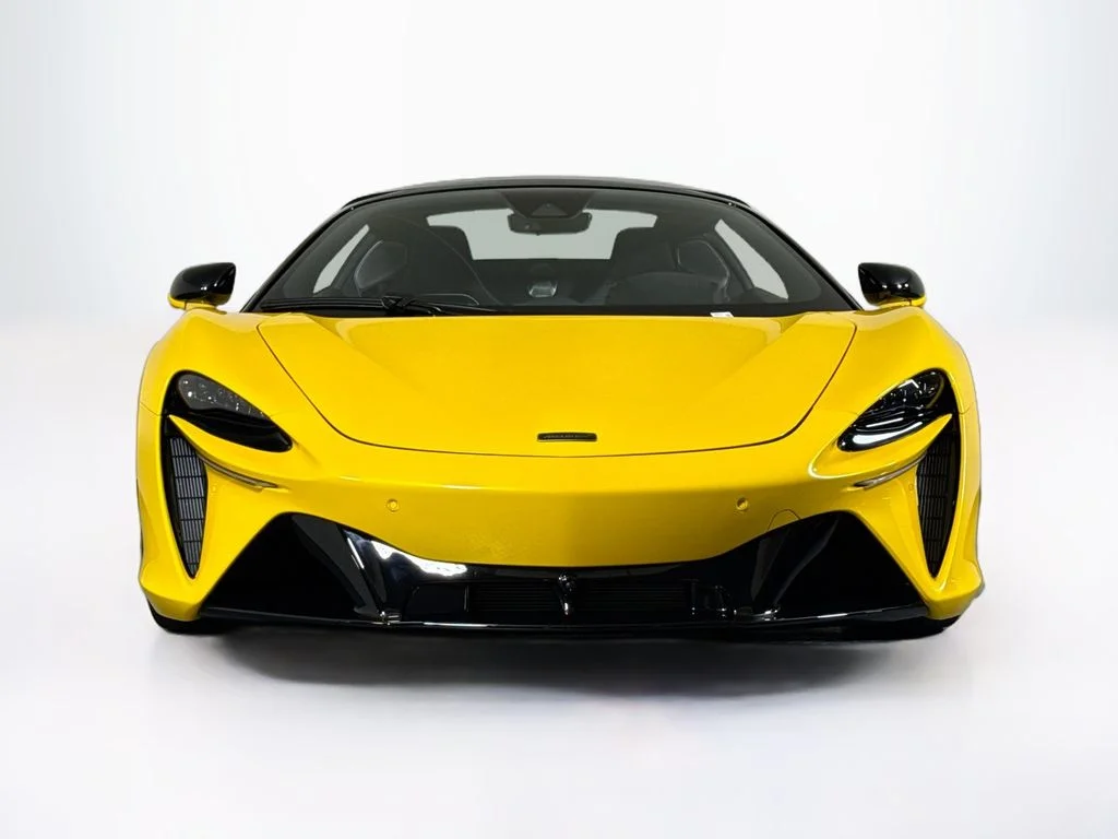 Used 2025 Volcano Yellow McLaren Performance image 8