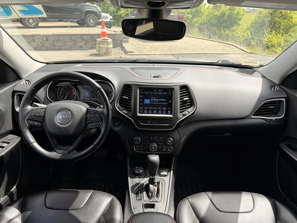 Used 2020 Granite Crystal Metallic Clear Coat Jeep Trailhawk Elite image 15