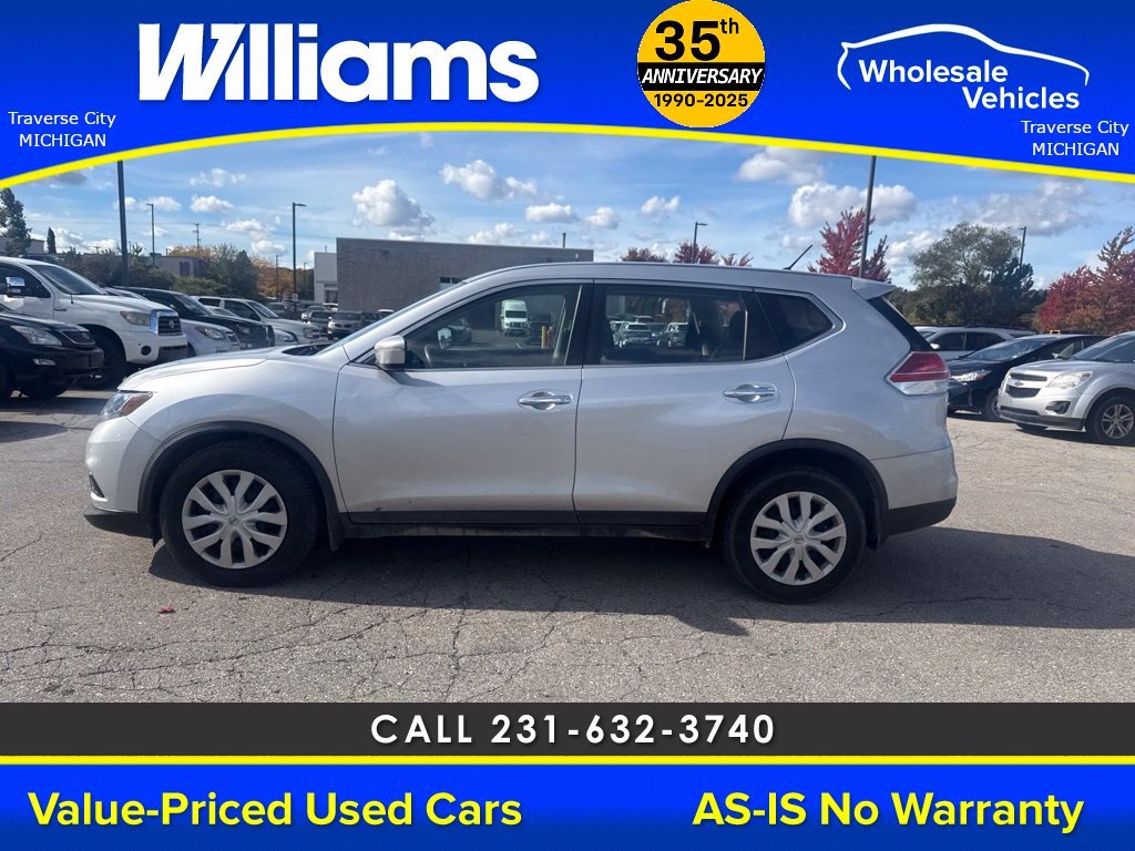 Used 2015 Nissan Rogue S with VIN KNMAT2MV3FP511991 for sale in Traverse City, MI
