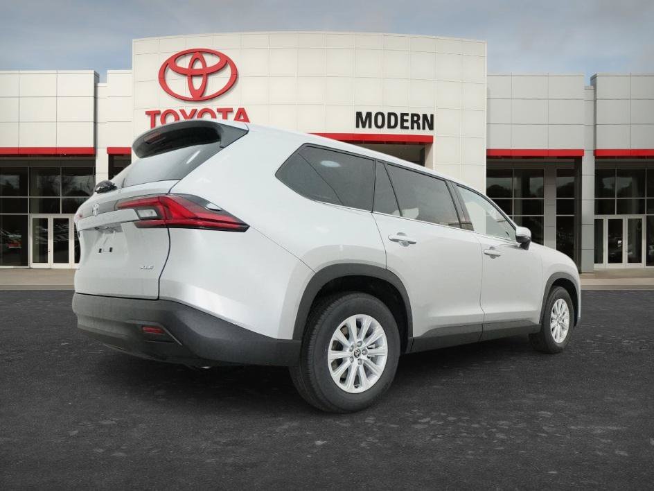 New 2026 Celestial Silver M Toyota Hybrid XLE image 17