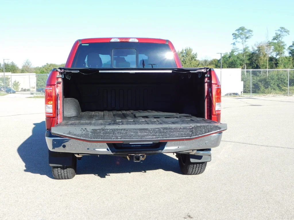 Used 2016 Ruby Red Metallic Tinted Clearcoat Ford XLT image 6