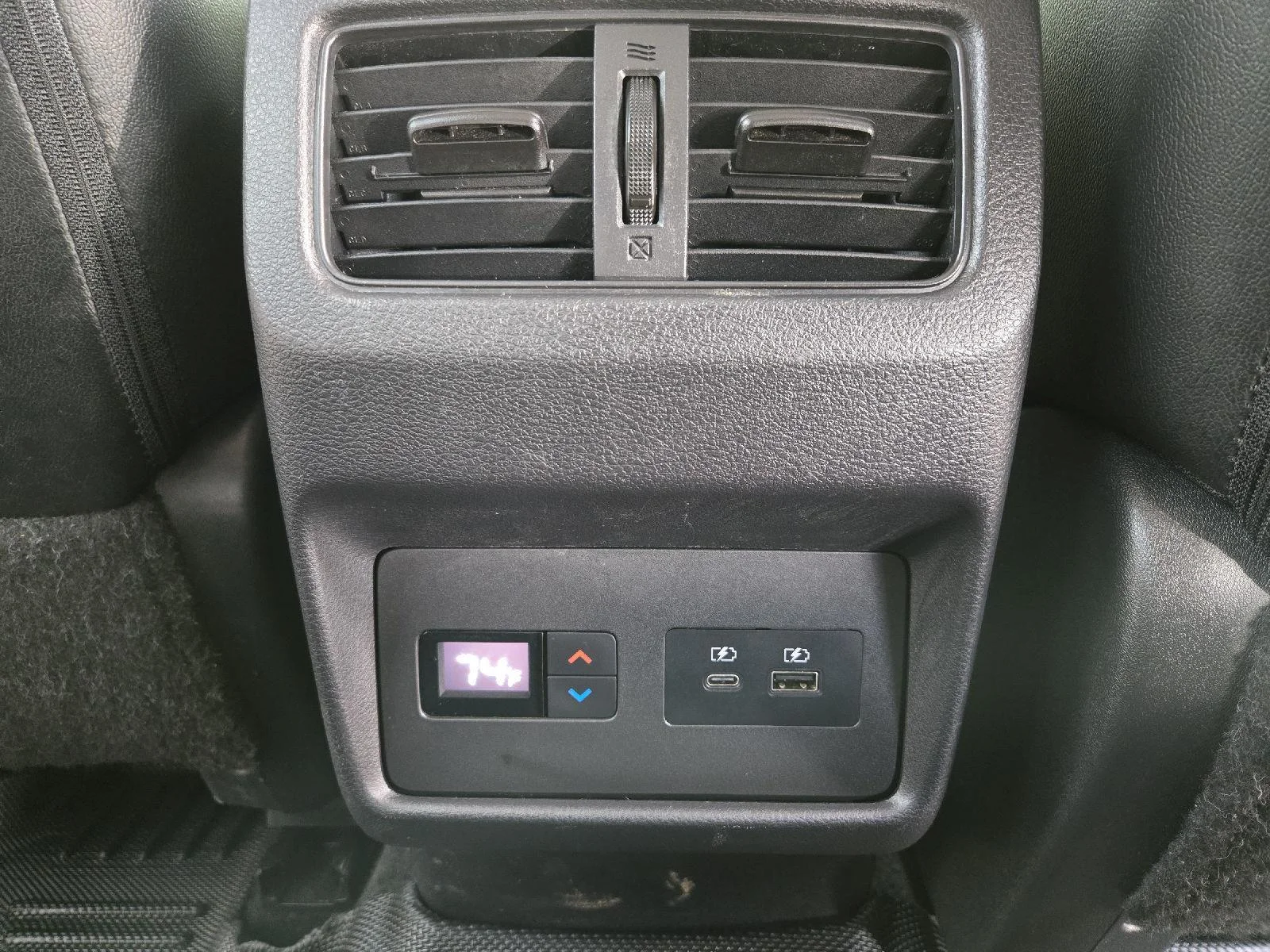 Used 2022 Super Black Nissan SL image 31