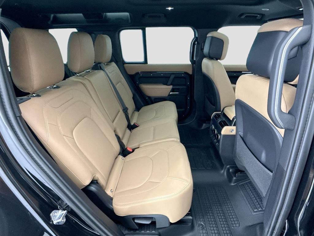 New 2026 Santorini Black Land Rover X-Dynamic SE image 22