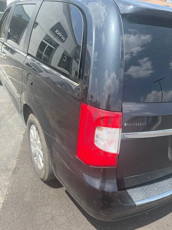 Used 2014 Black Chrysler Touring image 20