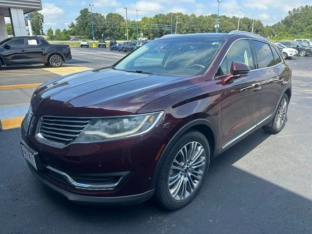 Used 2017 Burgundy Lincoln Reserve image 1