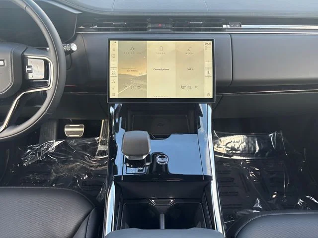 New 2026 Black Land Rover Dynamic SE image 15