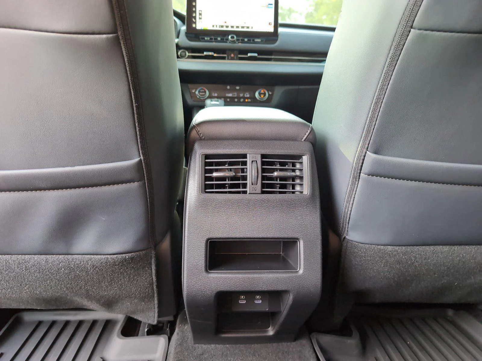 Used 2026  Mitsubishi SE image 33