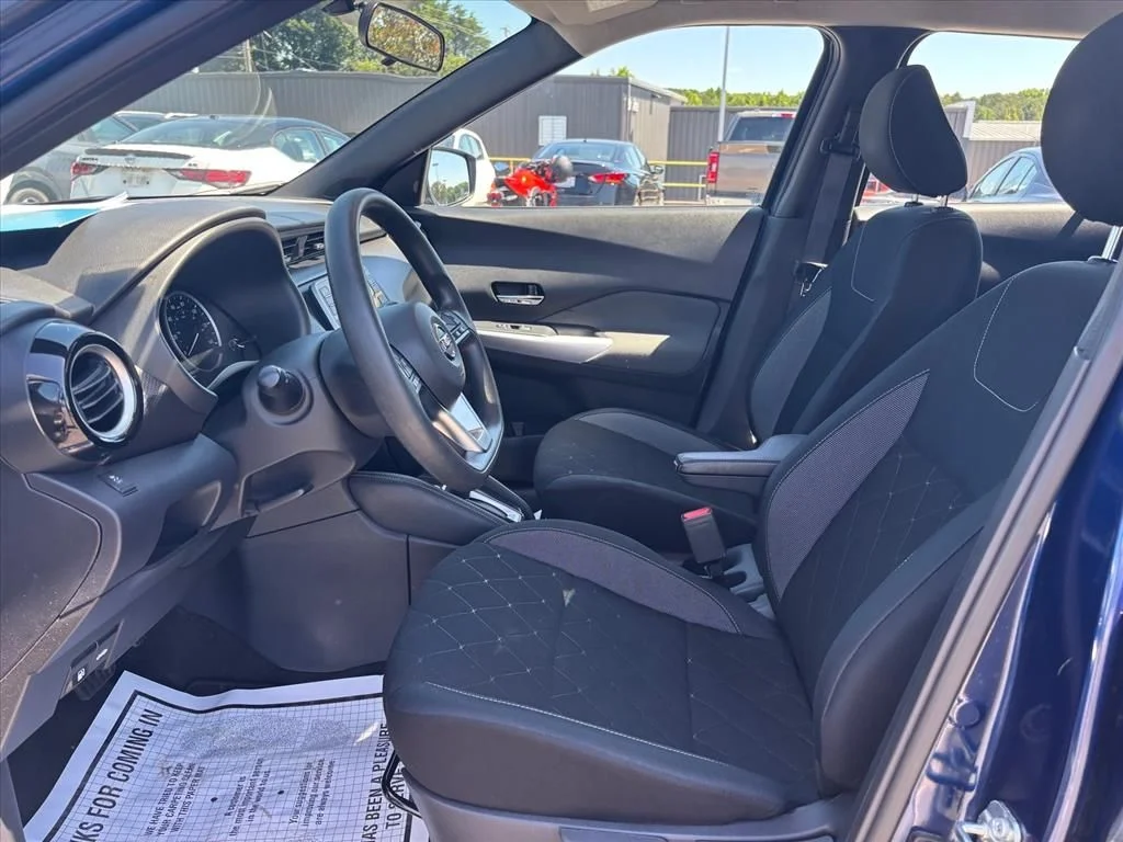 Used 2019 Blue Nissan SV image 11