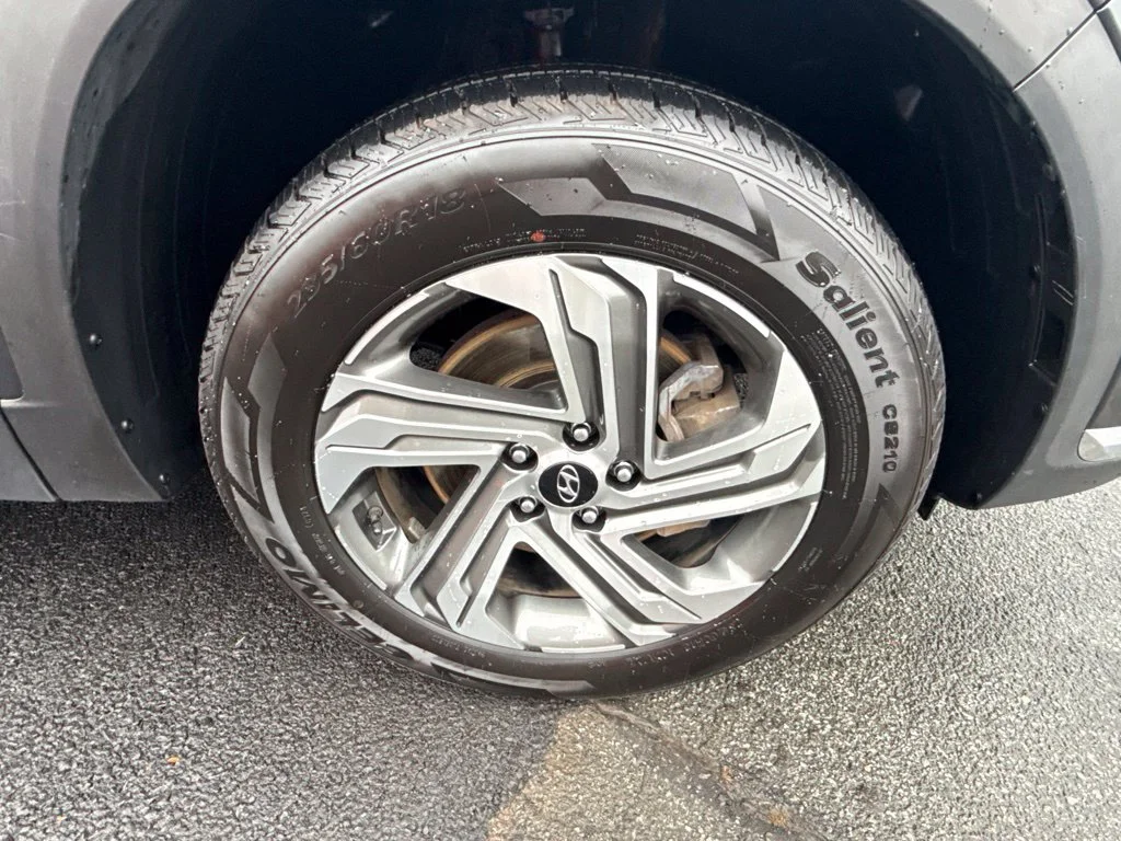 Used 2023 Gray Hyundai SEL image 10