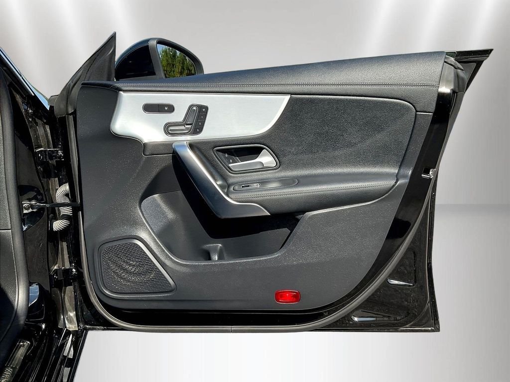 Used 2025 Black Mercedes-Benz CLA 250 image 29
