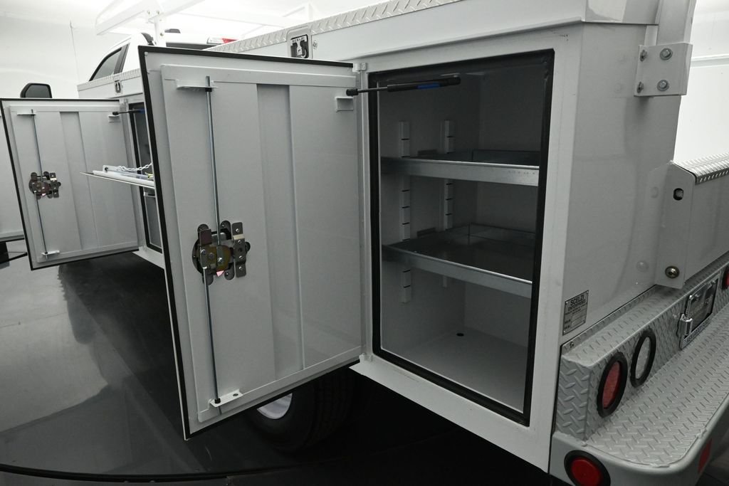 2025 Ford F-550 Super Duty Chassis Cab XL - Photo 19