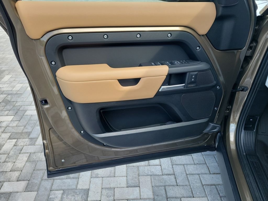 New 2026 Gondwana Stone Land Rover X-Dynamic SE image 22