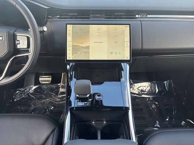New 2026 Santorini Black Land Rover Dynamic SE image 15