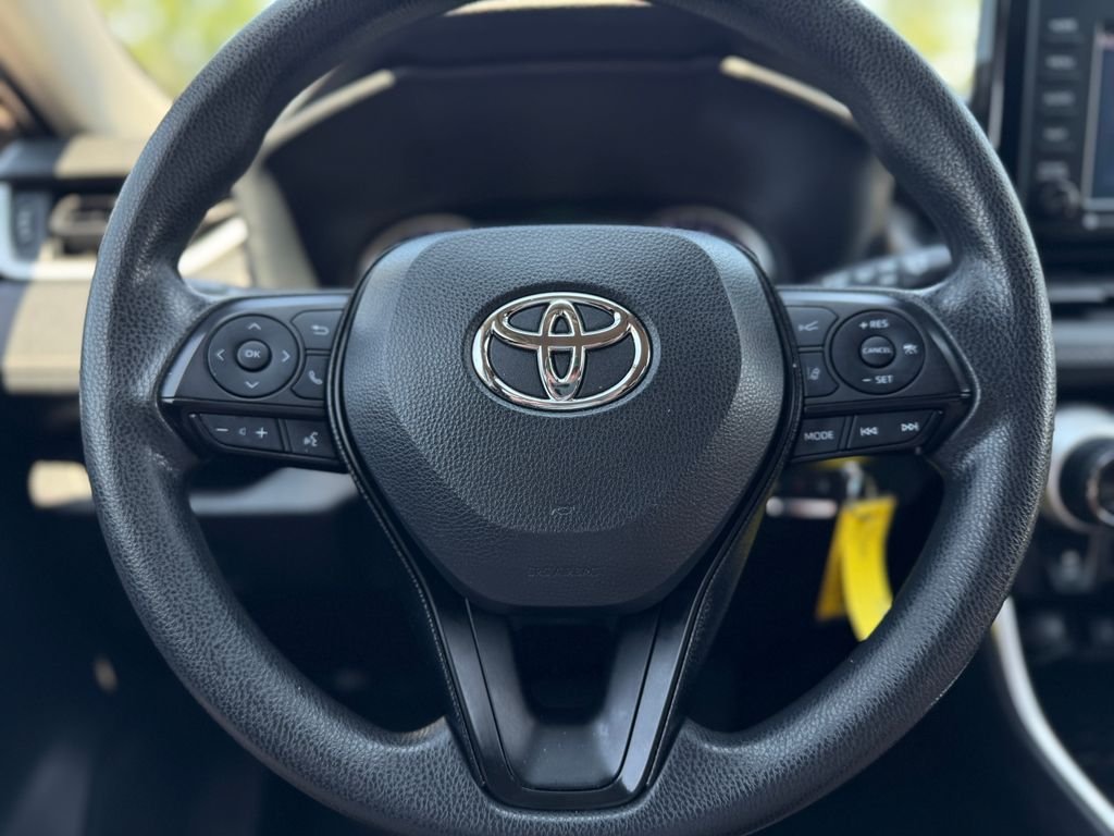 Used 2020 Magnetic Gray Metallic Toyota LE image 17