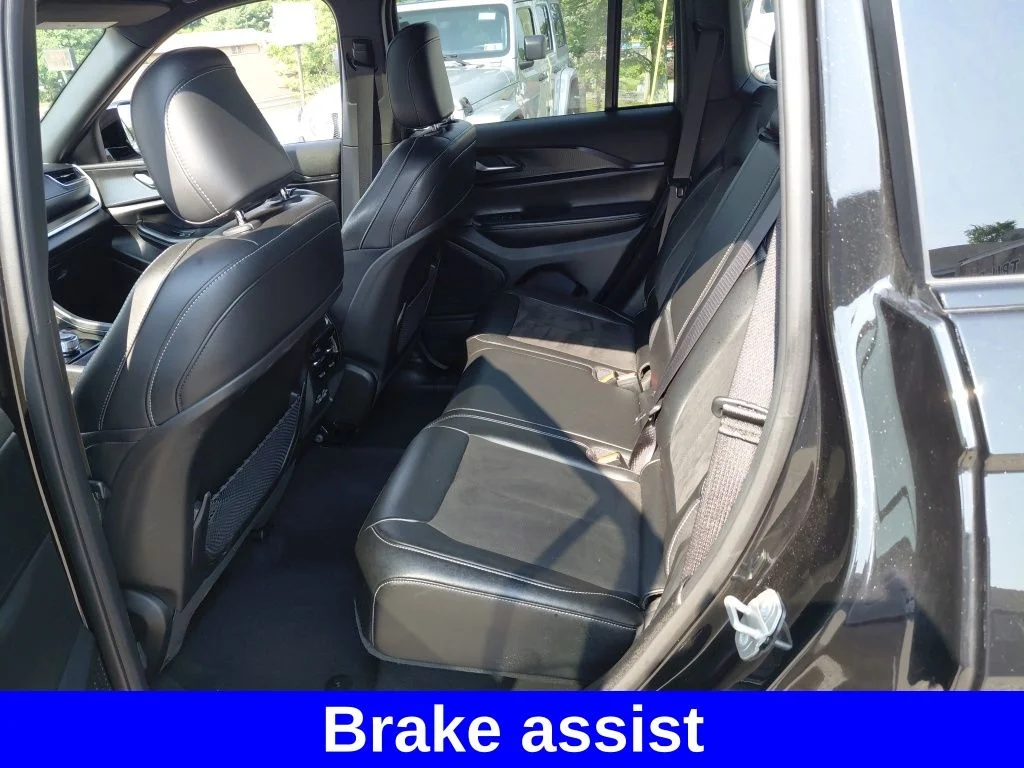 Used 2024 Black Jeep Altitude X image 24