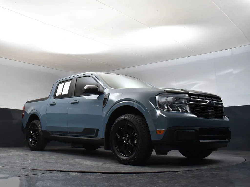 Used 2022 Blue Ford Lariat image 27