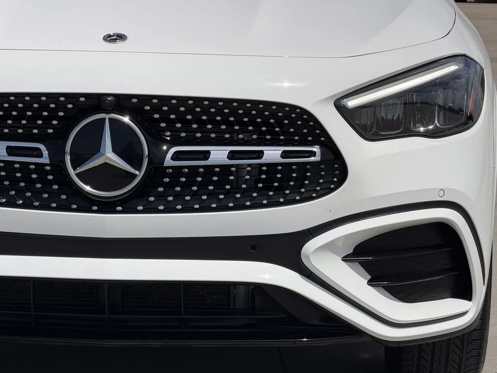 Used 2025  Mercedes-Benz GLA 250 image 8