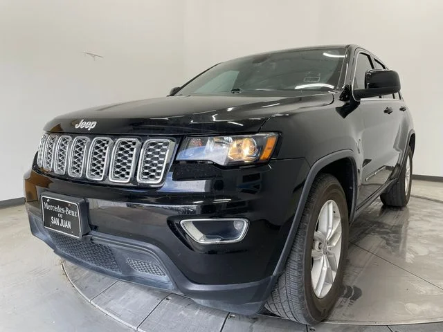 Used 2017 Diamond Black Crystal Pearlcoat Jeep Laredo image 31