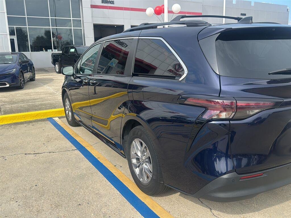 Used 2023 Blueprint Toyota XLE 8-Passenger image 4
