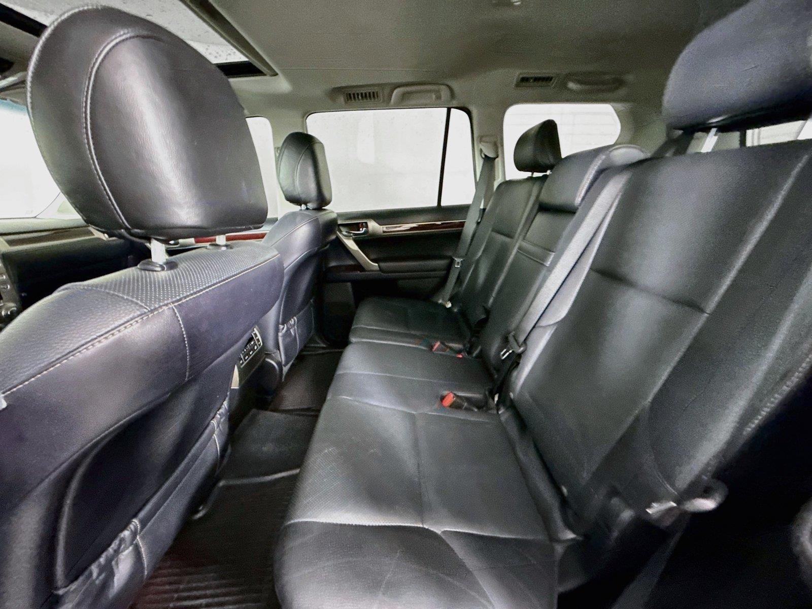 Used 2017 Black Onyx Lexus GX 460 image 33
