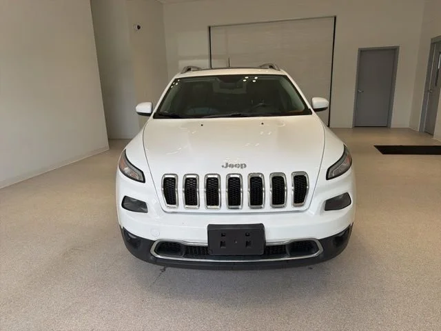 Used 2014 Jeep Cherokee Limited with VIN 1C4PJMDS1EW211775 for sale in Standish, MI