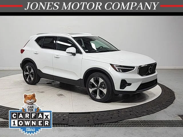 2024 Volvo XC40 B5 Plus Bright AWD's photo