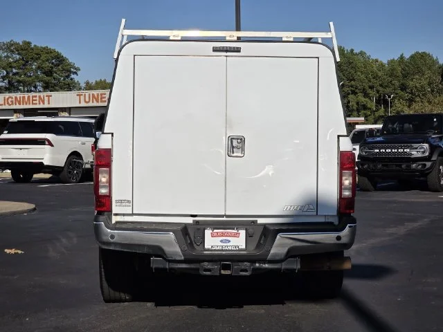 Certified Used 2022 Oxford White Ford XLT image 4