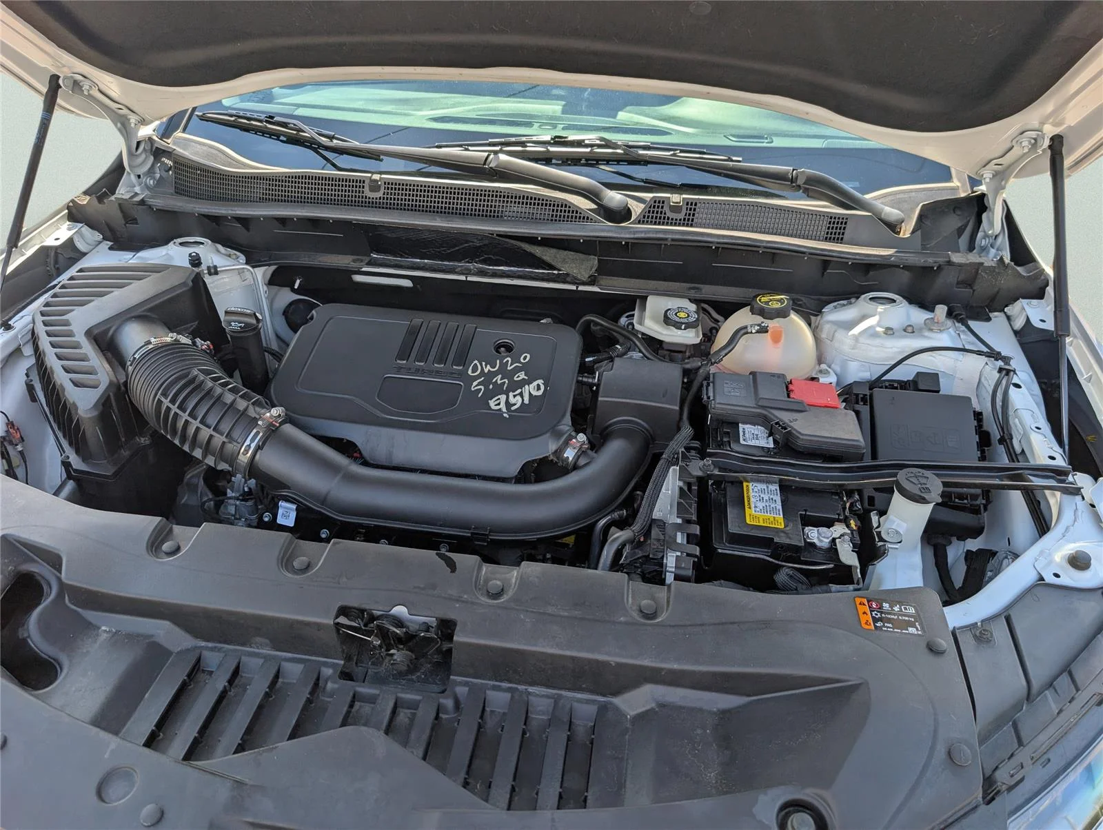 Used 2024 Summit White Chevrolet 3LT image 40