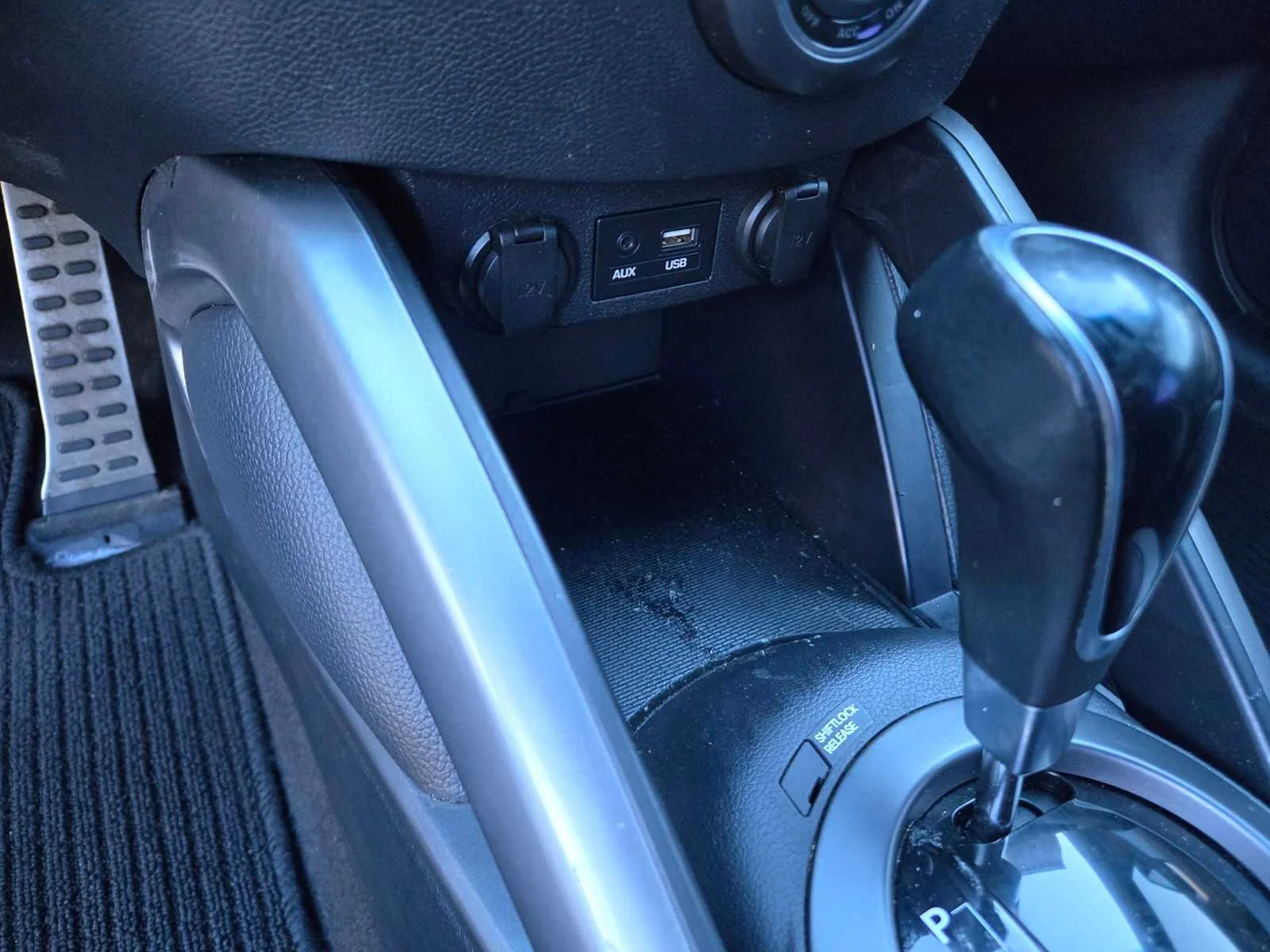 Used 2016  Hyundai Turbo image 17
