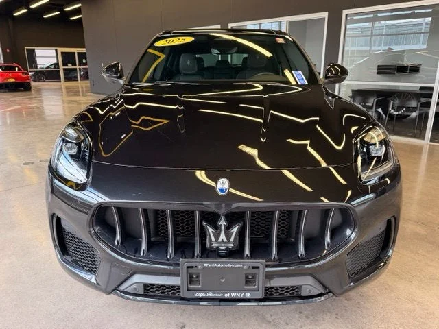 Used 2025 Black Maserati Base image 7