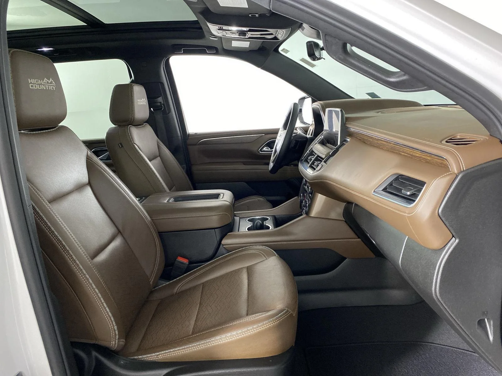 Used 2023 IRIDESCENT PEARL TRICOAT Chevrolet High Country image 33