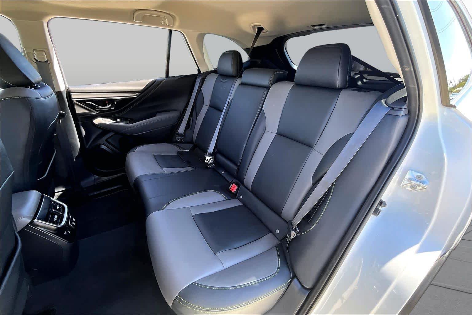 Used 2022 Crystal White Pearl Subaru Onyx Edition XT image 9