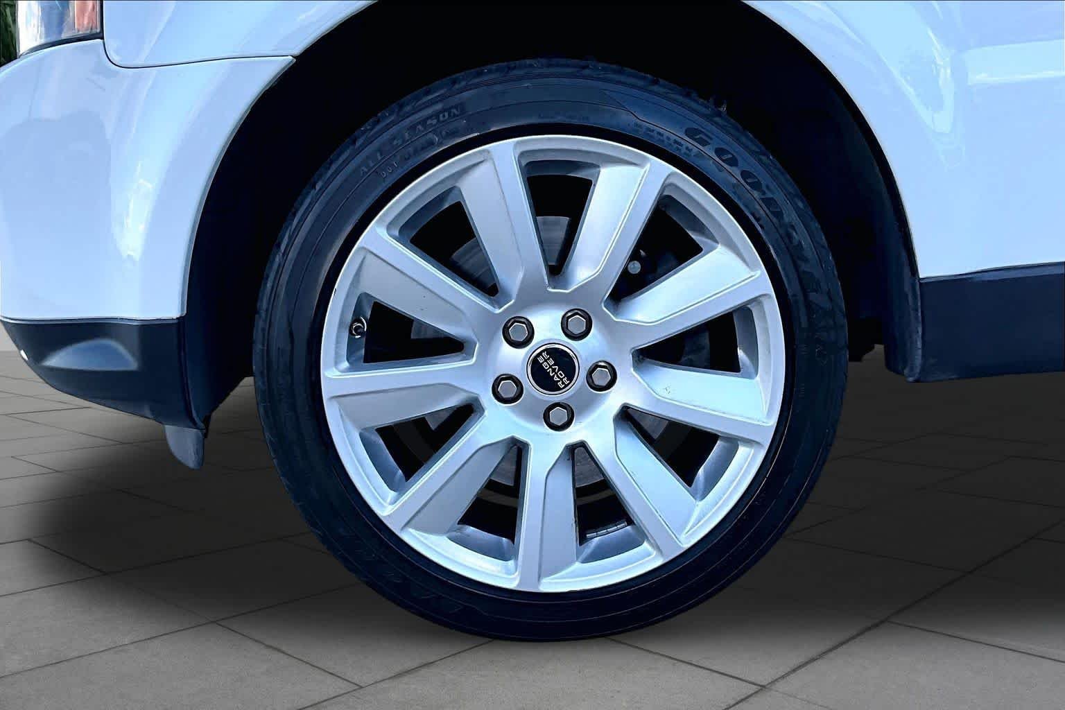 Used 2013 Fuji White Land Rover HSE LUX image 10