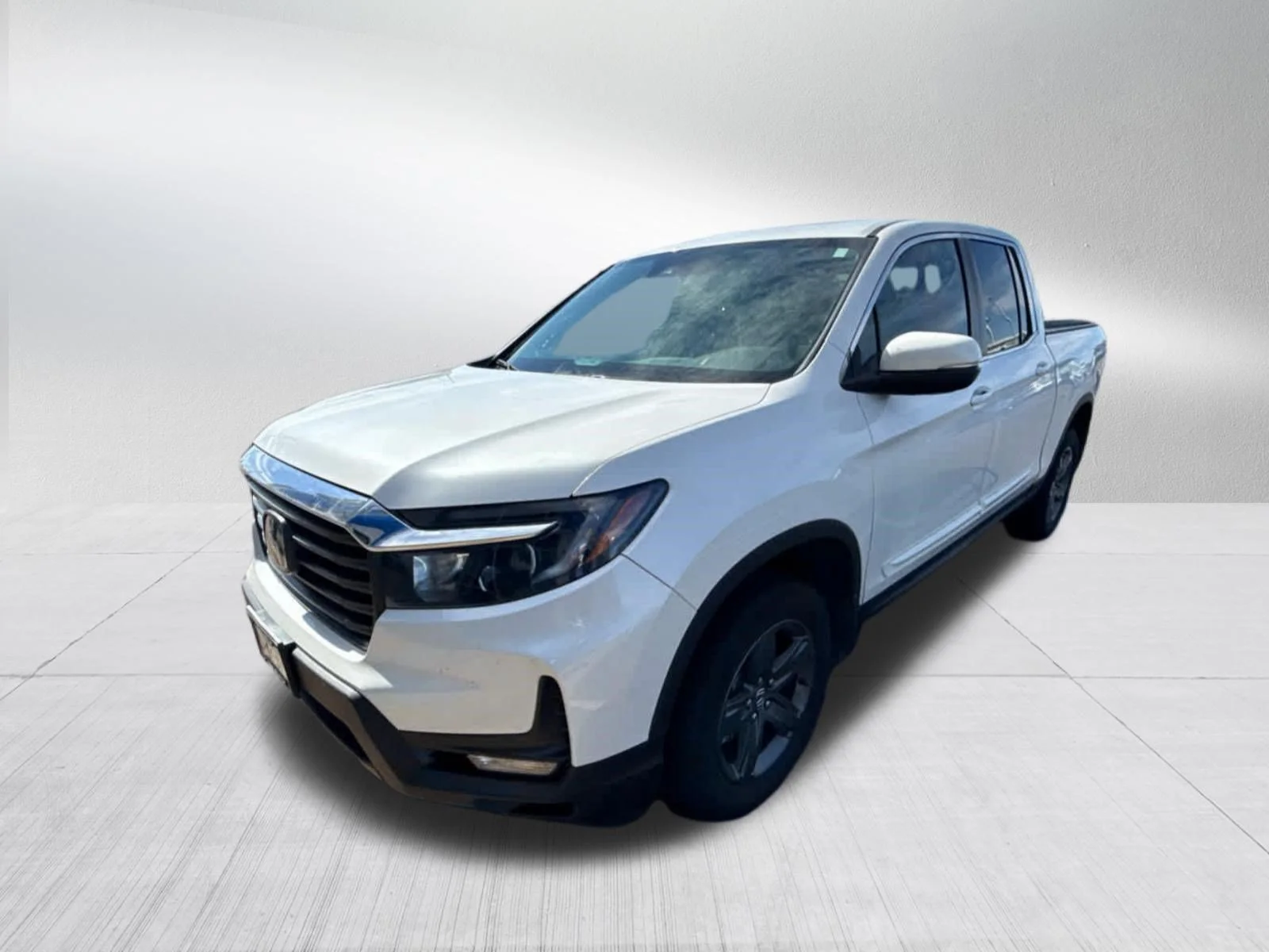 Used 2023 Platinum White Pearl Honda RTL image 3