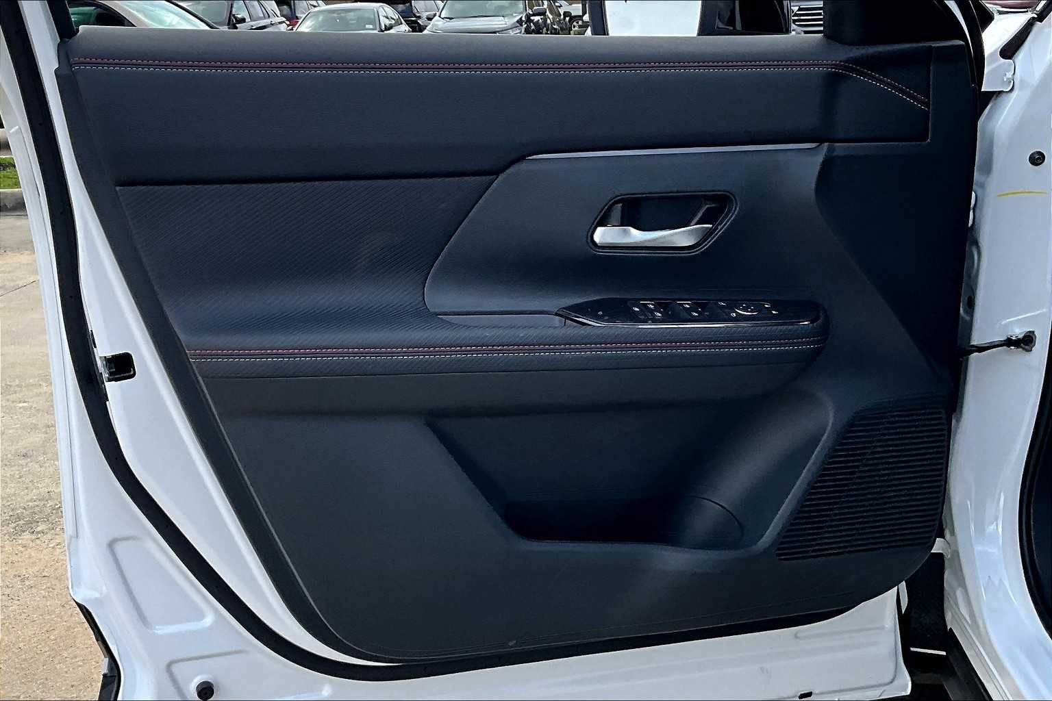 2025 Nissan Kicks SR - Photo 16