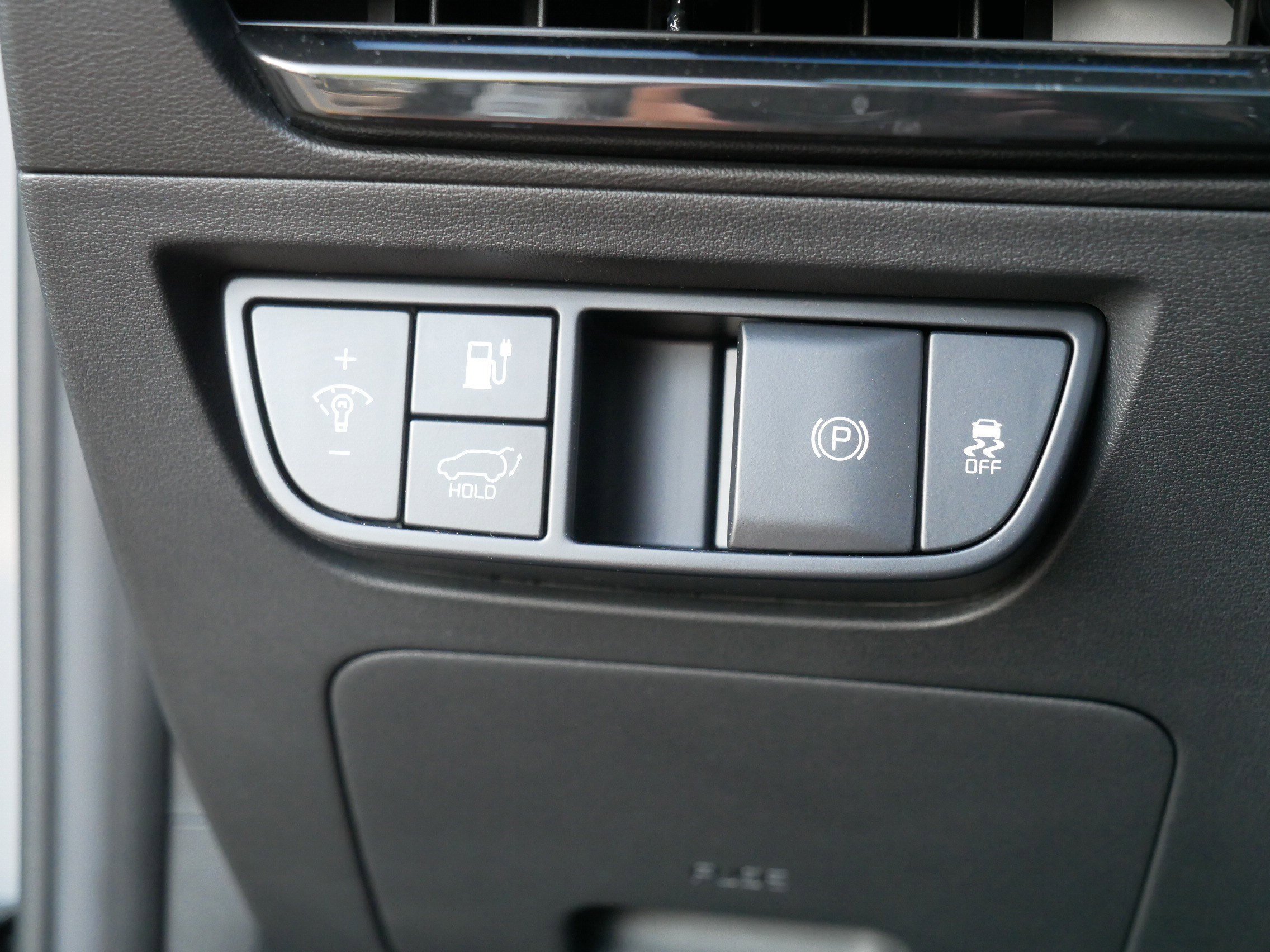 Used 2025 Wolf Gray Kia GT-Line image 27
