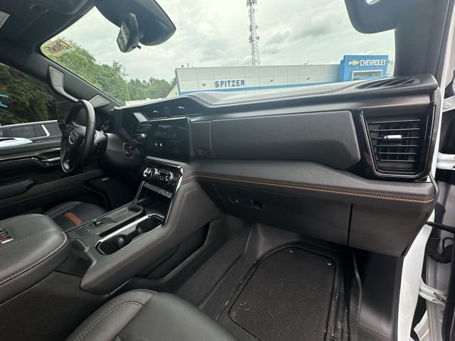 Used 2024 White GMC AT4 image 32