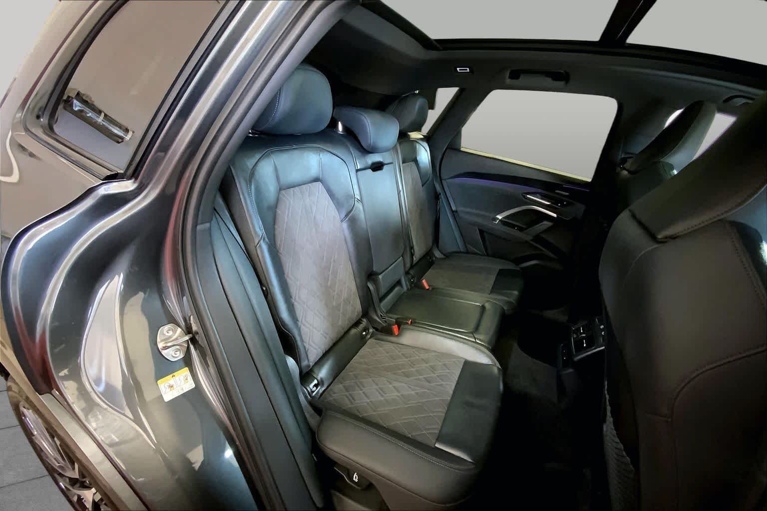 Used 2025 Daytona Gray Pearl Effect Audi Premium Plus image 20