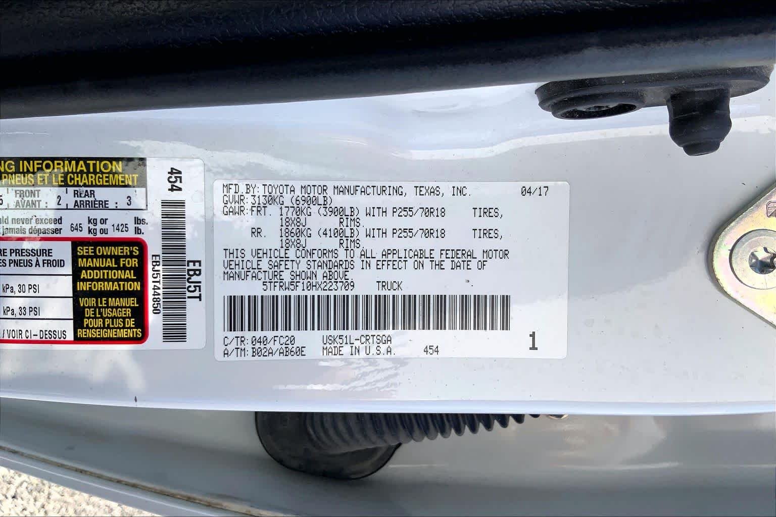Used 2017 Super White Toyota SR5 image 35