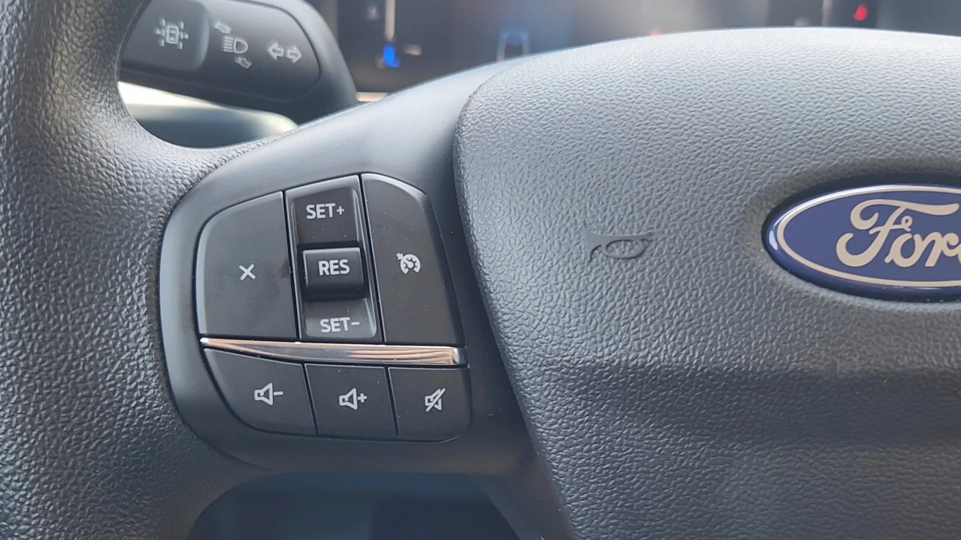 New 2026 Azure Gray Metallic Tri-Coat Ford XLT image 21