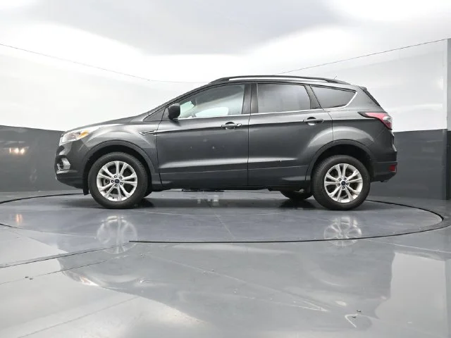 Used 2018 Gray Ford SE image 23