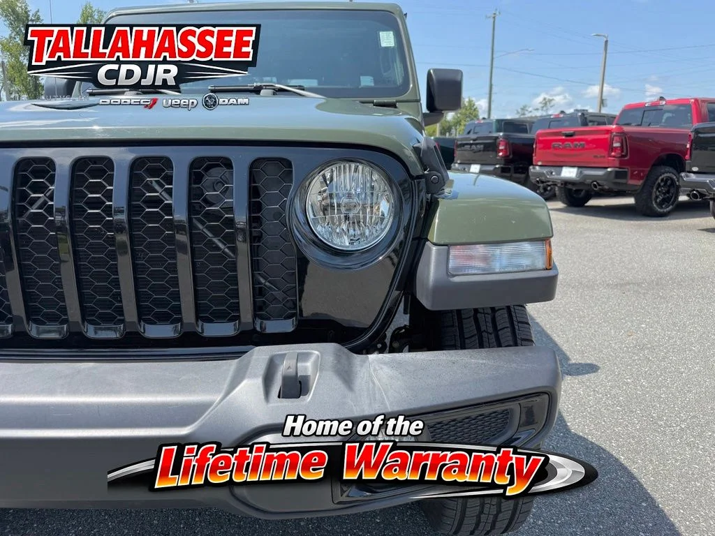 Used 2022 Green Clearcoat Jeep Sport image 11