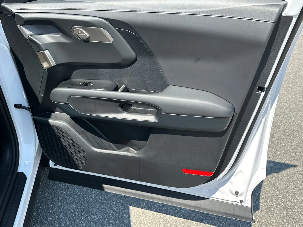 New 2027 White Kia S image 14